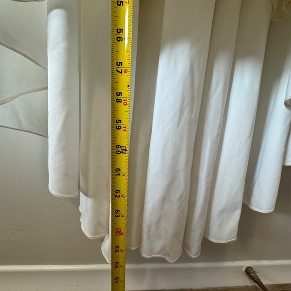 Chic Ivory Wedding Gown with Long Sleeves - Picture 8 of 12